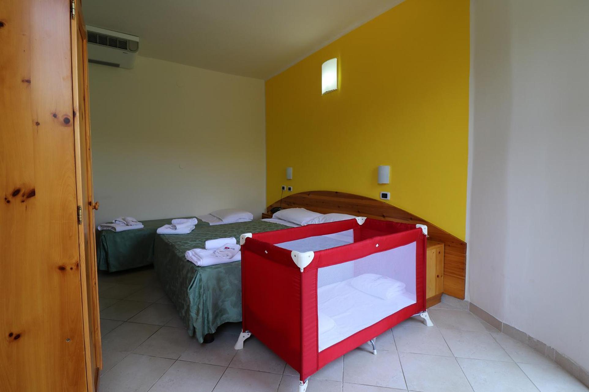 Nirvana Club Village Botricello Bagian luar foto