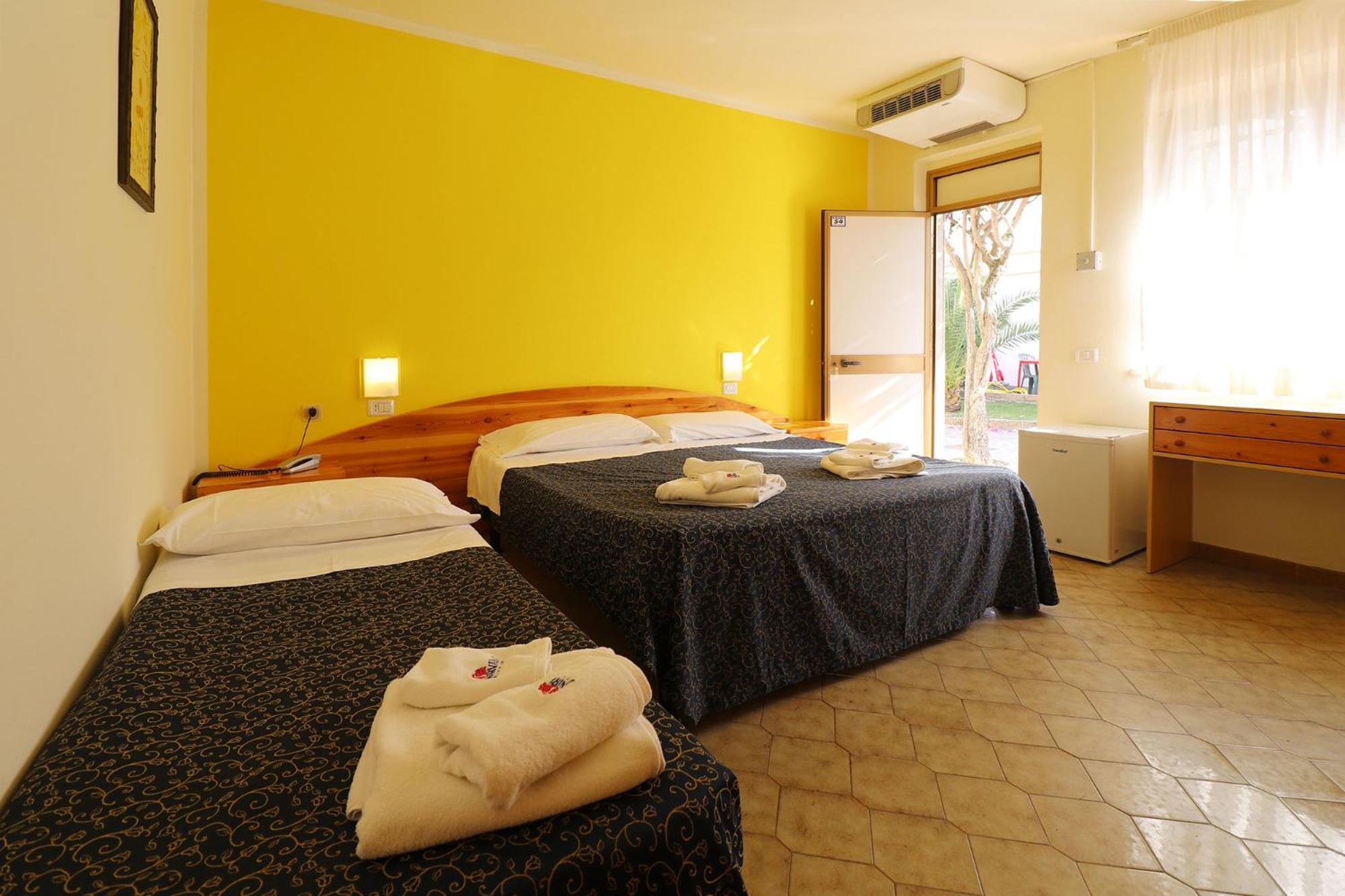 Nirvana Club Village Botricello Ruang foto