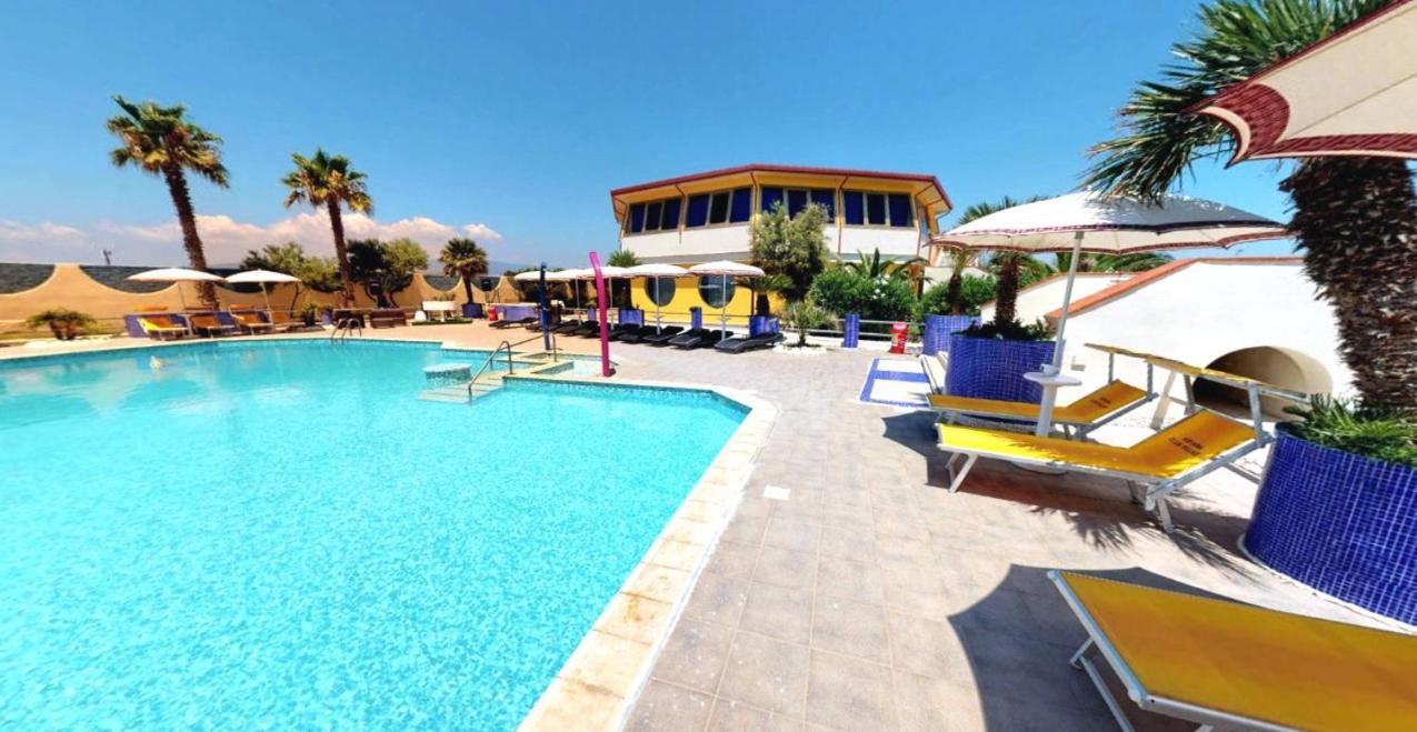Nirvana Club Village Botricello Bagian luar foto